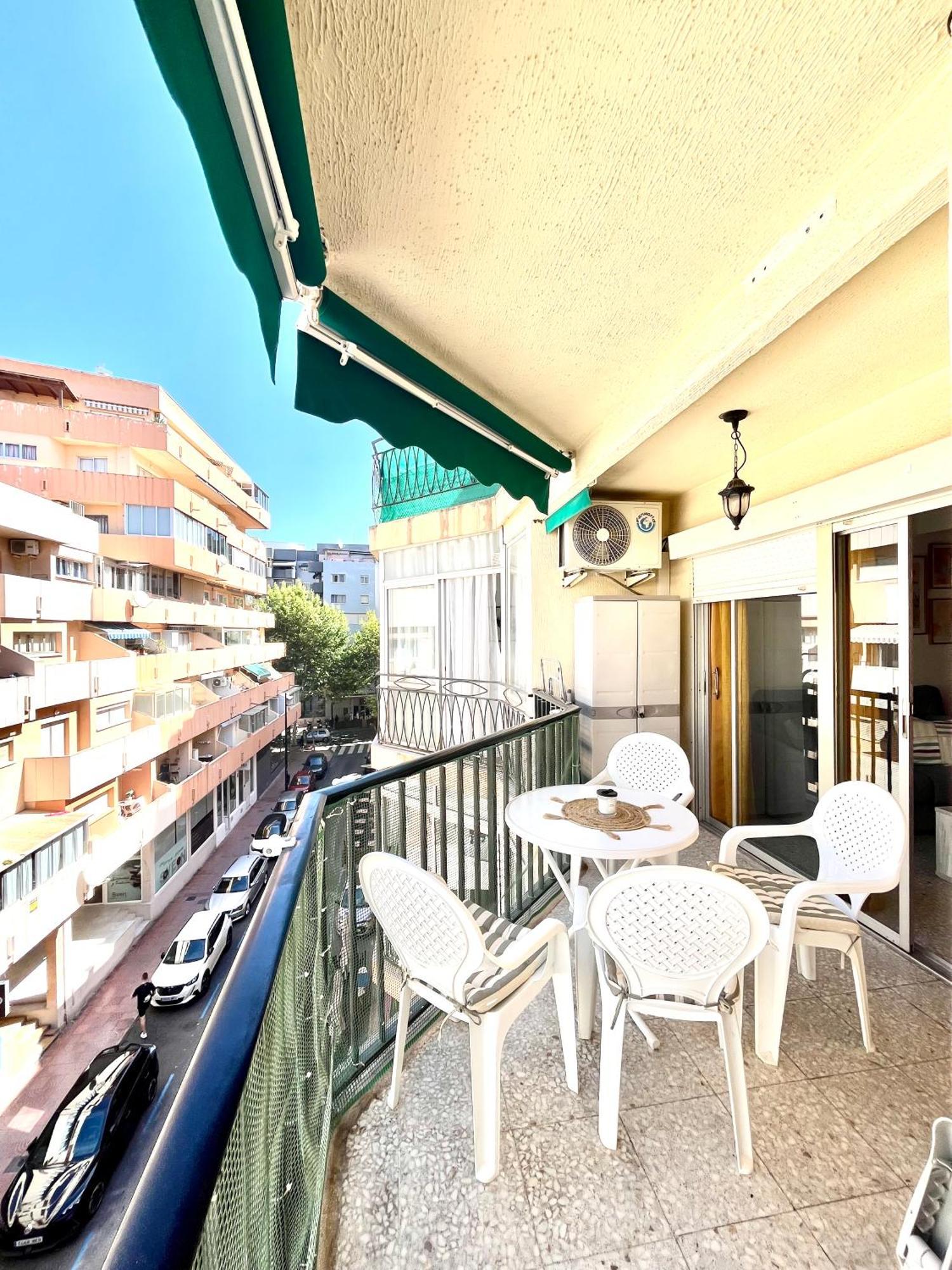 Natalie Calpe Sun 100M To The Beach Center Luaran gambar