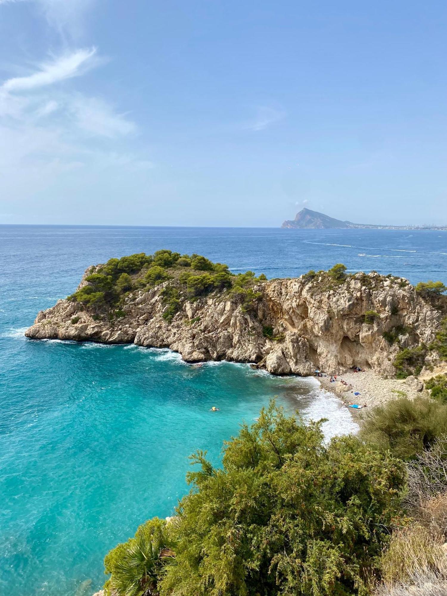 Natalie Calpe Sun 100M To The Beach Center Luaran gambar